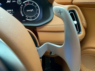 2024 Aston Martin DBX — миниатюра 40