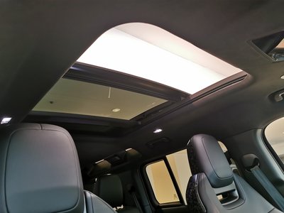 2025 LAND Rover DEFENDER photo 3