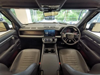 2025 LAND Rover DEFENDER photo 4