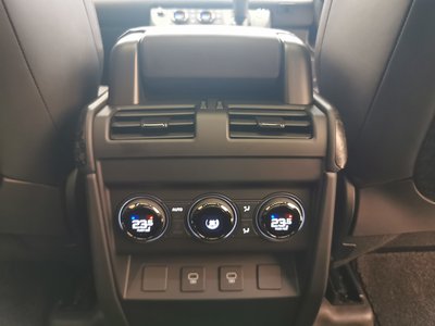 2025 LAND Rover DEFENDER photo 15