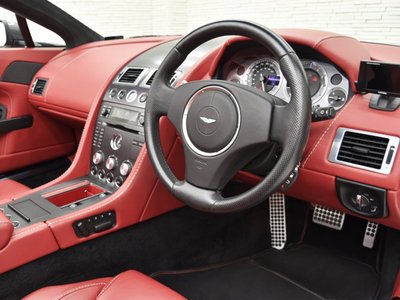 صورة 13 لـ 2009 Aston Martin V8 VANTAGE ROADSTER