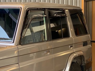 2000 Toyota LAND CRUISER 70 照片 8