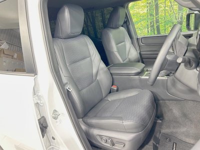 صورة 8 لـ 2025 Toyota LAND CRUISER 250