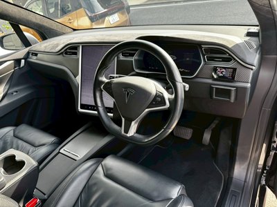 2017 Tesla MODEL X — миниатюра 12