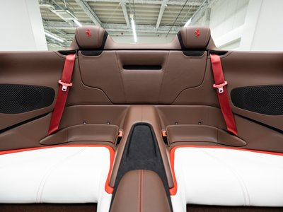 صورة 31 لـ 2024 Ferrari ROMA SPIDER