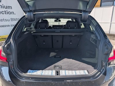 2025 BMW 3 SERIES TOURING photo 11
