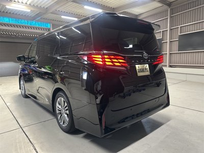 2026 Toyota ALPHARD — фото 12