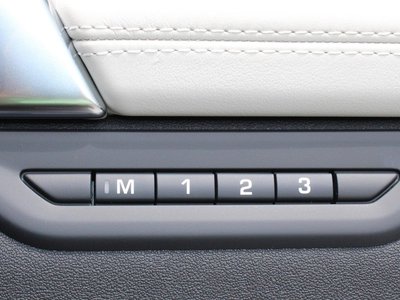 2024 LAND Rover DISCOVERY SPORT photo 14