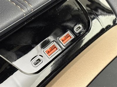 صورة 24 لـ 2025 Toyota ALPHARD