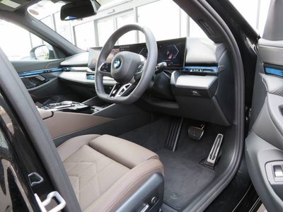 2025 BMW 5 SERIES 照片 7