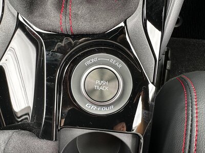 صورة 43 لـ 2023 Toyota GR COROLLA