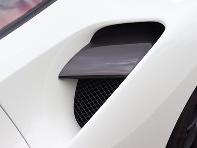 2016 Ferrari 488 GTB 照片 26