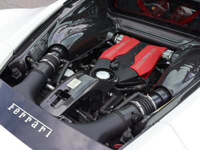 2016 Ferrari 488 GTB 照片 28