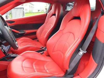 2016 Ferrari 488 GTB 照片 33