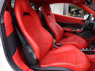 2016 Ferrari 488 GTB 照片 34