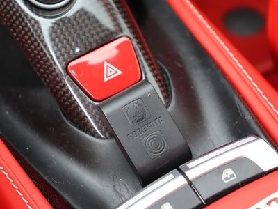 2016 Ferrari 488 GTB 照片 38