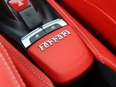 2016 Ferrari 488 GTB 照片 39