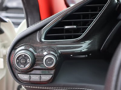 2016 Ferrari 488 GTB 照片 42