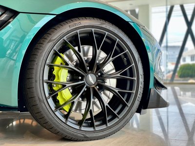2023 Aston Martin VANTAGE thumbnail 15