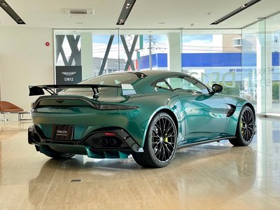 2023 Aston Martin VANTAGE thumbnail 9