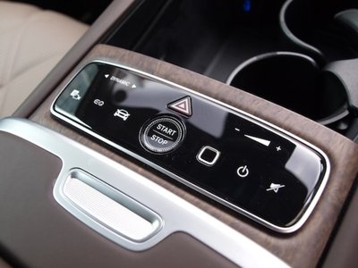صورة 26 لـ 2026 Mercedes-BENZ EQS SUV MAYBACH