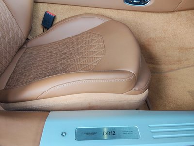 2025 Aston Martin DB12 VOLANTE 缩略图 32