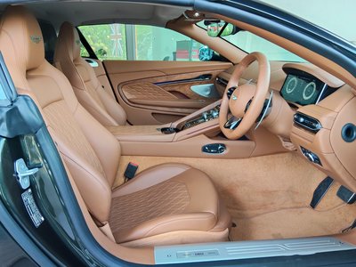2025 Aston Martin DB12 VOLANTE 缩略图 33