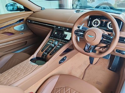 2025 Aston Martin DB12 VOLANTE 缩略图 34