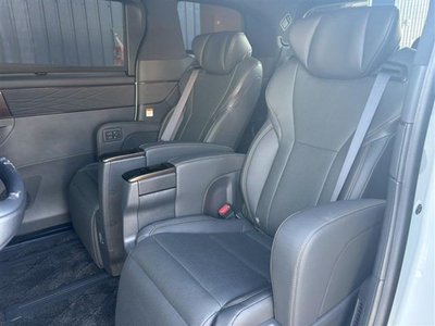 صورة 61 لـ 2025 Toyota ALPHARD