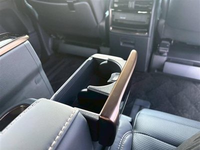 صورة 24 لـ 2025 Toyota ALPHARD