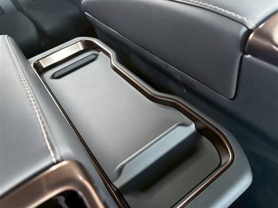 صورة 25 لـ 2025 Toyota ALPHARD