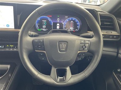صورة 44 لـ 2023 Toyota CROWN SPORT