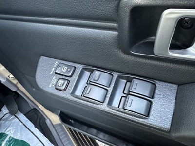صورة 42 لـ 2025 Toyota LAND CRUISER 70
