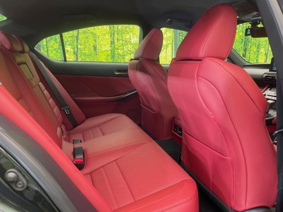 2025 Lexus IS thumbnail 29