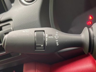 2025 Lexus IS thumbnail 40