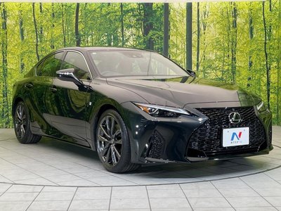 2025 Lexus IS photo 16