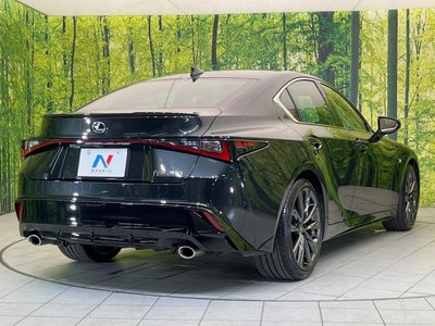 2025 Lexus IS thumbnail 17