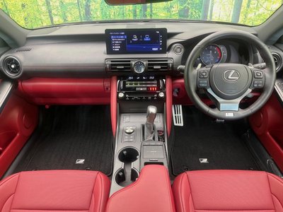 2025 Lexus IS photo 2