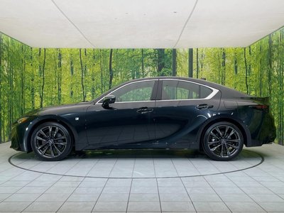 2025 Lexus IS thumbnail 64