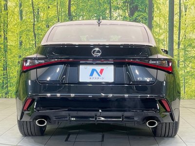 2025 Lexus IS photo 15