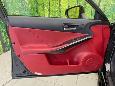 2025 Lexus IS thumbnail 30