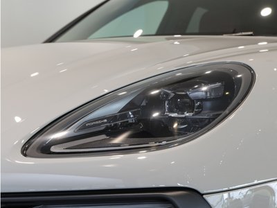 2024 Porsche MACAN photo 7