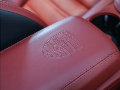 2024 Porsche MACAN photo 16