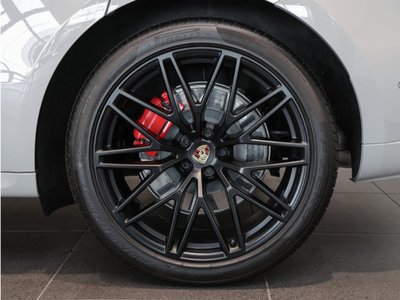 2024 Porsche MACAN photo 6