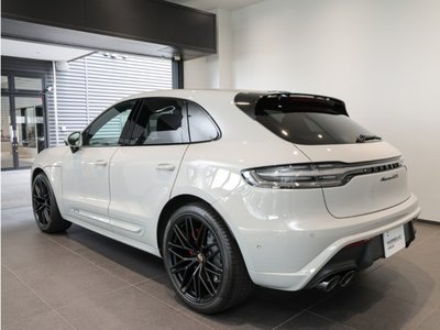 2024 Porsche MACAN photo 3