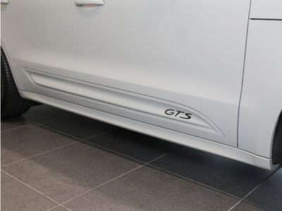 2024 Porsche MACAN photo 9