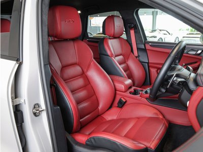 2024 Porsche MACAN photo 10