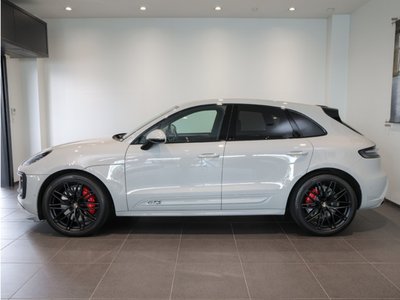 2024 Porsche MACAN photo 2