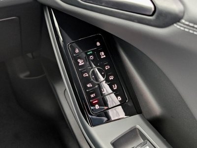 2025 AUDI Q6 E-TRON 照片 31