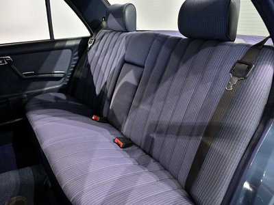 1983 Mercedes-BENZ E-CLASS 照片 21